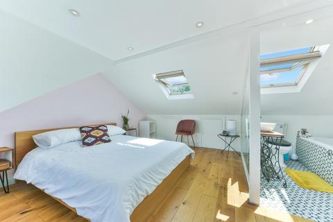 Flat C, 1 Kenmure Road, London, E8 1JU