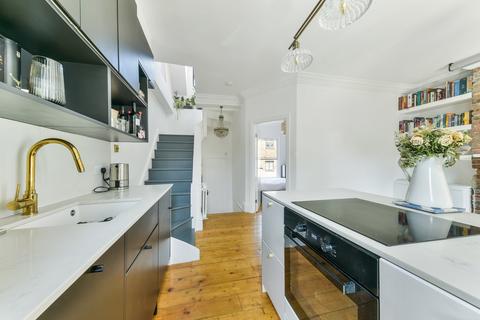 Flat C, 1 Kenmure Road, London, E8 1JU