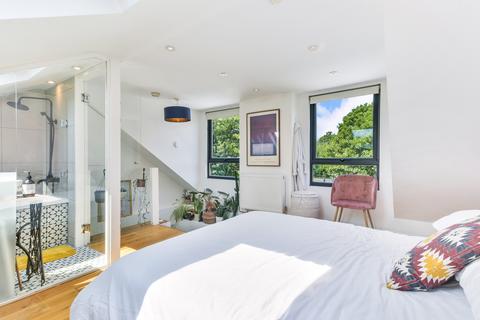 Flat C, 1 Kenmure Road, London, E8 1JU