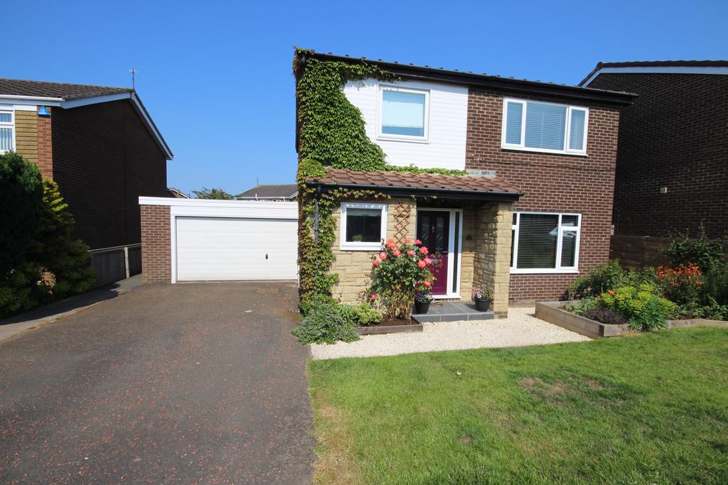 Hertford Close, Beaumont Park, Whitley Bay, NE25 9XH 4 bed detached
