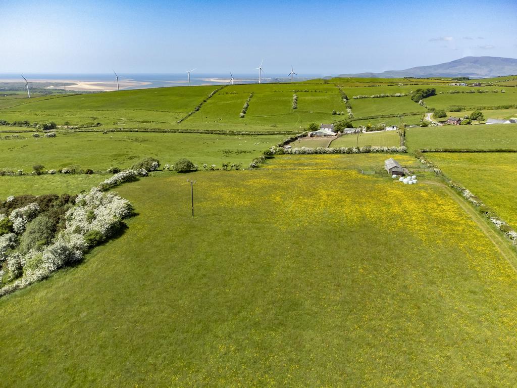 Ulverston, Cumbria LA12 Farm land £100,000