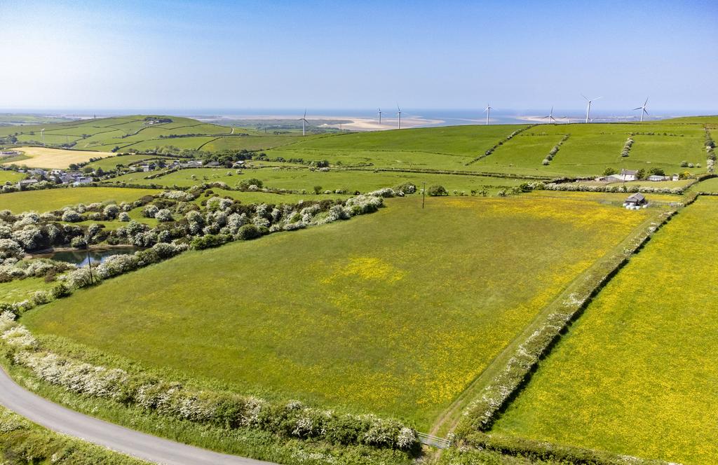 Ulverston, Cumbria LA12 Farm land £100,000