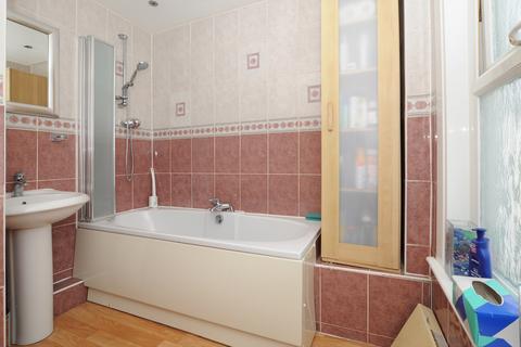 26 Royston Road, London, SE20 7QN