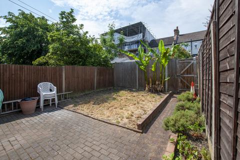 26 Royston Road, London, SE20 7QN