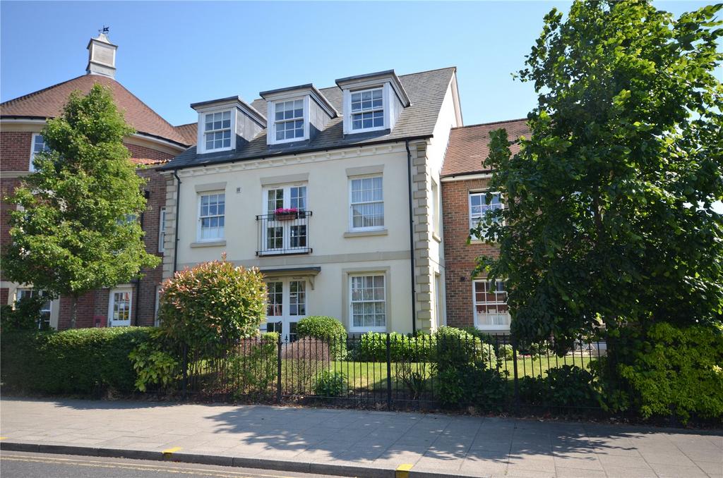 Longbridge, Farnham, Surrey, GU9 1 bed apartment for sale £350,000