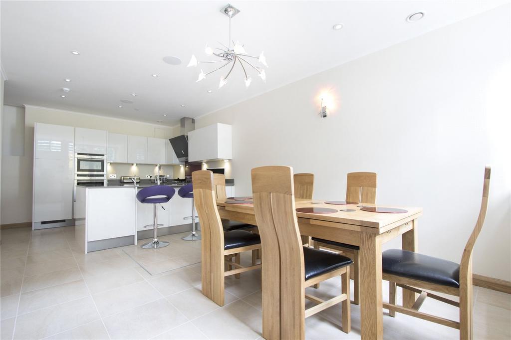 Kitchen/Dining Area