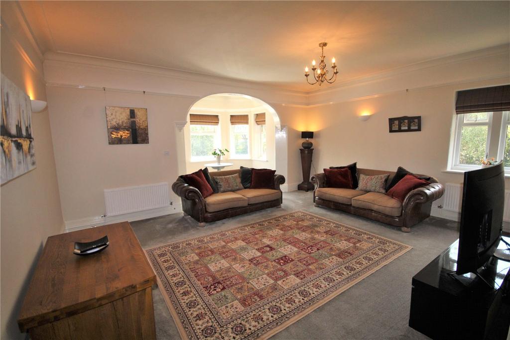 Meols Drive, Hoylake, Wirral, CH47 2 bed apartment £460,000