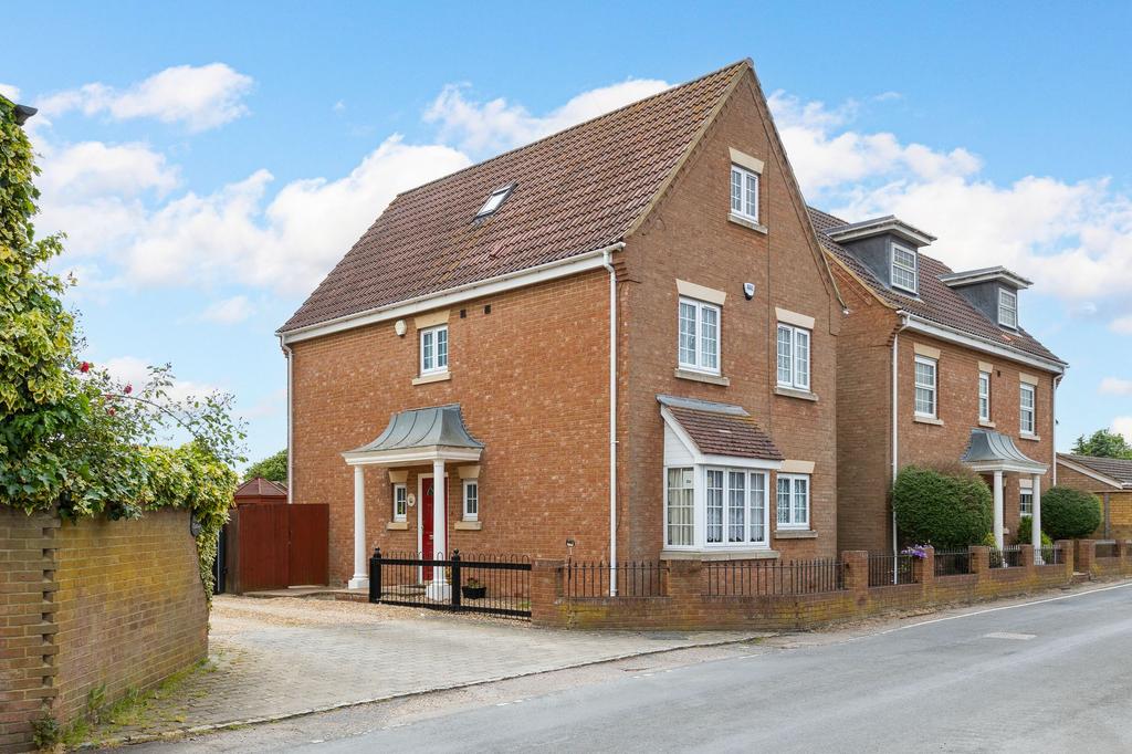 Langford, Biggleswade SG18 5 bed detached house for sale £525,000