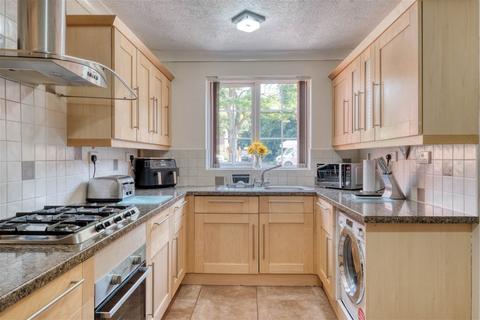 129 Northleach Close, Church Hill, Redditch, B98 8RD
