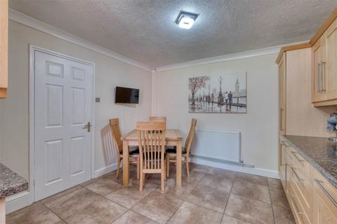 129 Northleach Close, Church Hill, Redditch, B98 8RD