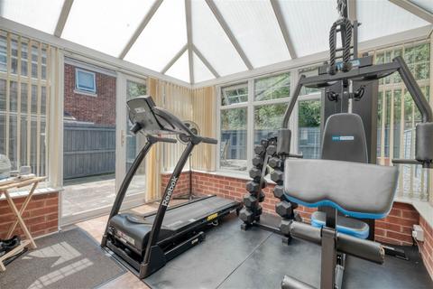 129 Northleach Close, Church Hill, Redditch, B98 8RD