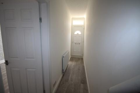2 bedroom end of terrace house to rent, Rensburg St, Hull, HU9