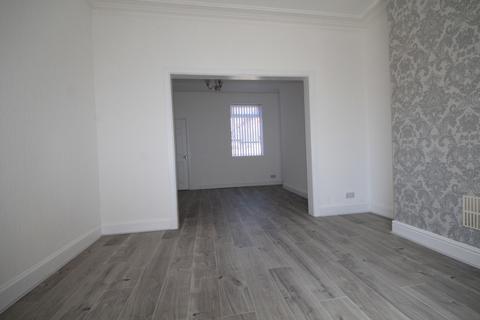 2 bedroom end of terrace house to rent, Rensburg St, Hull, HU9