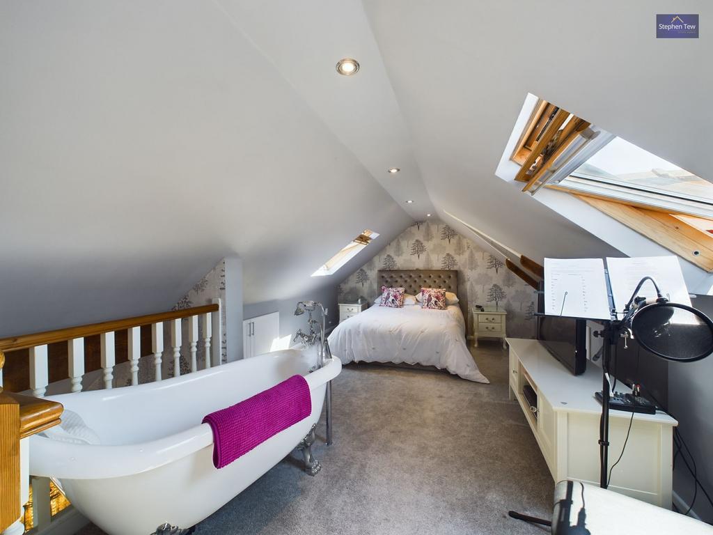 Mezzanine Bedroom 1