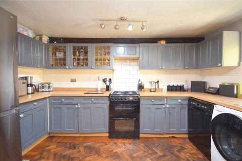 3 bedroom semi-detached house for sale, Nab Lane, Mirfield, West Yorkshire, WF14