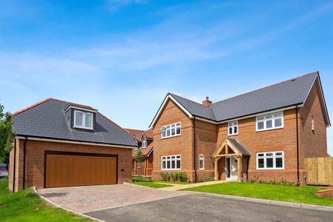 4 bedroom detached house for sale, Field View, Oakfields, Leckhampstead Road, Akeley, Buckingham, MK18