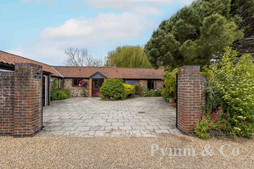 White Horse Lane, Norwich NR14 2 bed barn conversion for sale £600,000