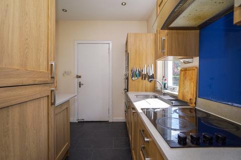 44 Calside, Paisley, PA2 6DE