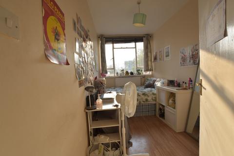 5 bedroom flat to rent, Cruikshank Street, London WC1X