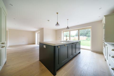 4 bedroom detached house for sale, Carrstone Crescent , Snettisham