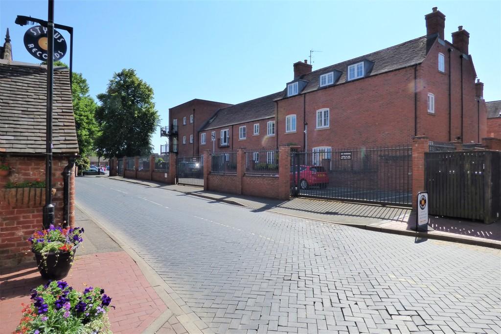 Bird Street, Lichfield 2 bed apartment for sale £300,000