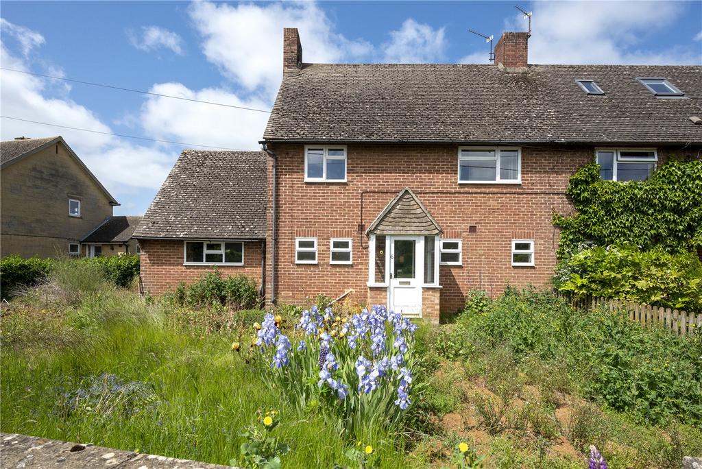 6 Duns Tew Road, Hempton, Banbury, Oxfordshire, OX15 3 bed semi