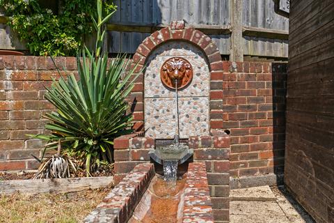 6 Roydon Close, Winchester, SO22 4PY