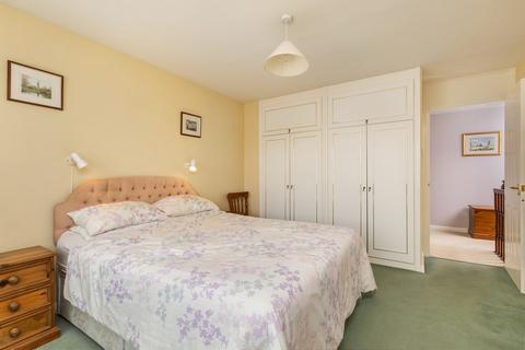 6 Roydon Close, Winchester, SO22 4PY