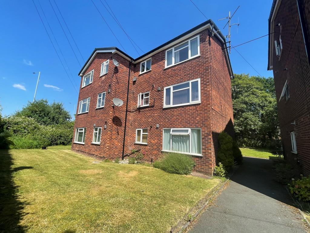 Bird Hall Lane, Cheadle Heath 2 bed apartment £750 pcm (£173 pw)