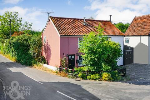 2 bedroom cottage for sale, The Street, Haddiscoe, Norwich