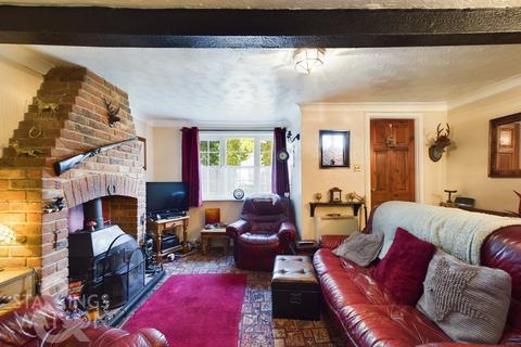 2 bedroom cottage for sale, The Street, Haddiscoe, Norwich