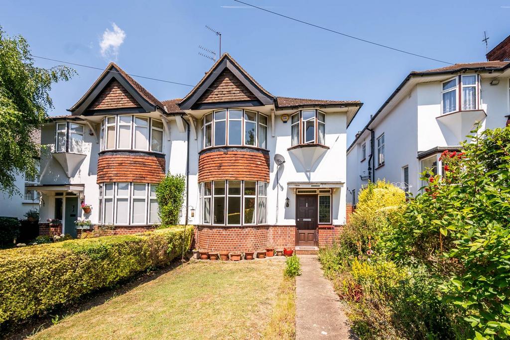 Shooters Hill, Shooters Hill, London... 4 bed semidetached house for