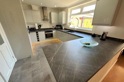 20 Beechcroft Drive, Whitby, Ellesmere Port, CH65 6PE