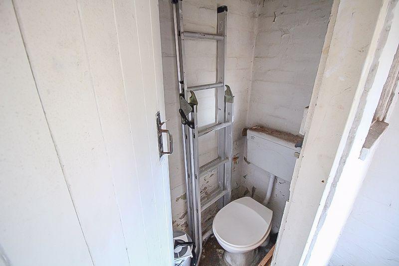 Ground floor w.c.