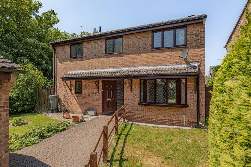 Locking Close, Melksham SN12 4 bed detached house £425,000