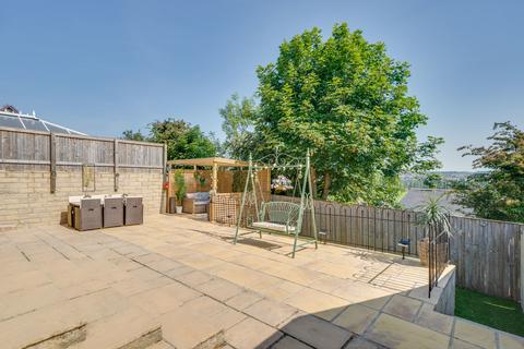 4 bedroom detached house for sale, Sunny Court, Batley