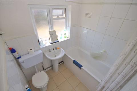 3 bedroom end of terrace house for sale, Bourne View, Greenford