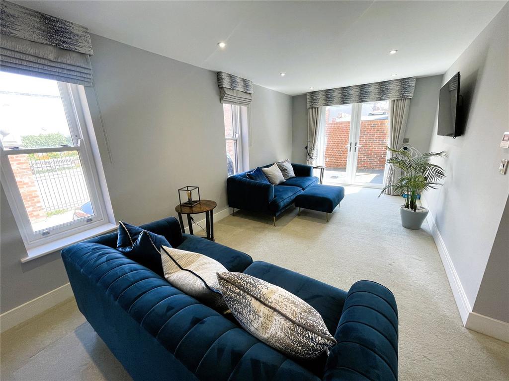 West Avenue, Gosforth, NE3 2 bed apartment to rent £2,150 pcm (£496 pw)