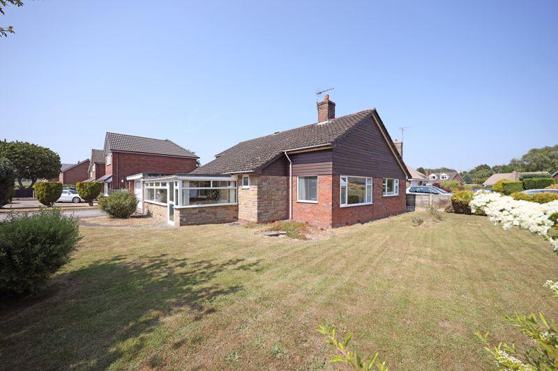 Gateway Avenue, Baldwins Gate 2 bed detached bungalow for sale £285,000
