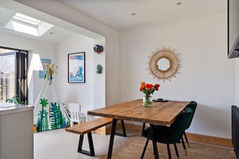 120 Buckland Way, Worcester Park, KT4 8NP