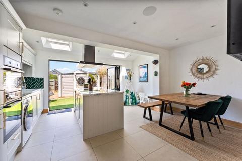 120 Buckland Way, Worcester Park, KT4 8NP