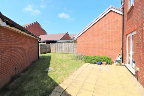 3 bedroom detached house for sale, Violet Close, Worthing