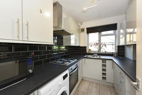 2 bedroom apartment for sale - Beckway Street, Elephant and Castle, London, SE17