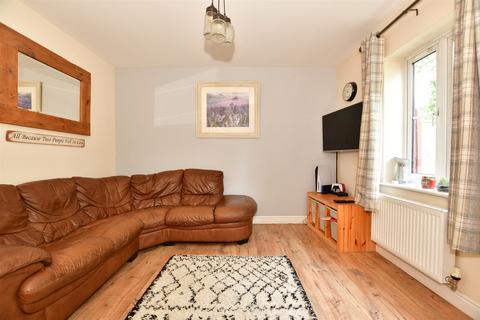 20 Broadview Close, Kingsnorth, Ashford, TN25 7AQ