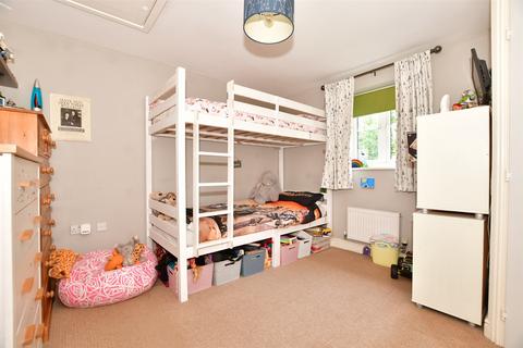 20 Broadview Close, Kingsnorth, Ashford, TN25 7AQ