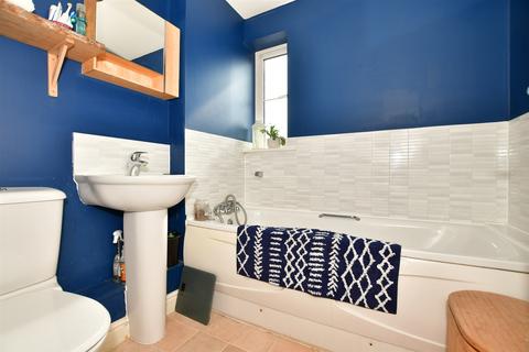 20 Broadview Close, Kingsnorth, Ashford, TN25 7AQ