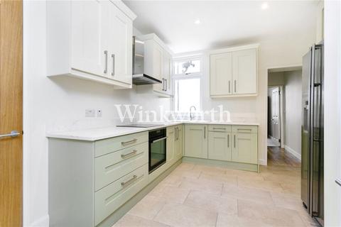 2 bedroom ground floor flat to rent, Sirdar Road, London, N22