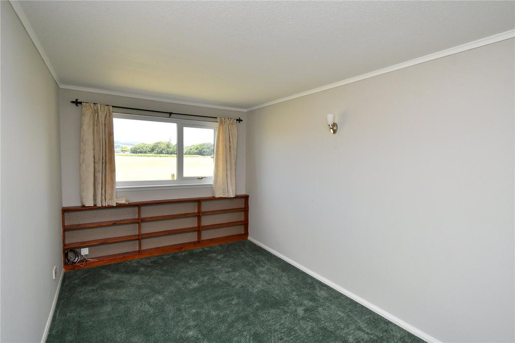 Dining / Bed 5