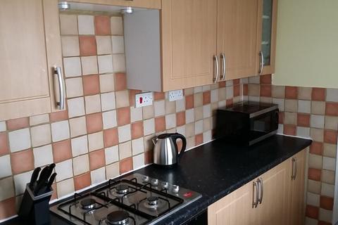 1 bedroom in a house share to rent, Stone Road - UB