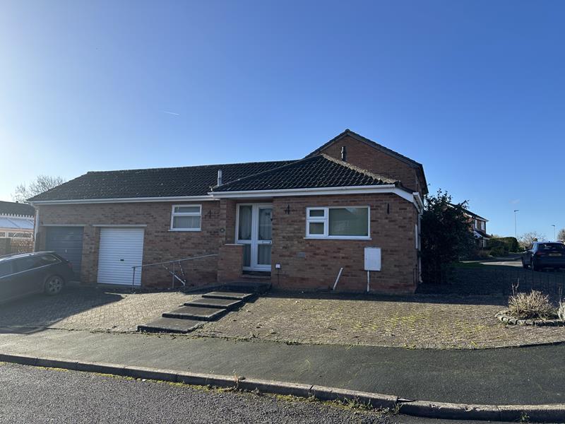 Churchill Meadow, Ledbury... 2 bed semidetached bungalow £240,000